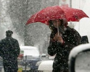 Насыпет мокрого снега: синоптики пообещали переменчивую погоду