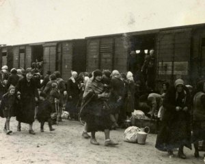 Новая власть взялась за население Западной Украины