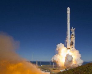 Ракета SpaceX розбилася в морі