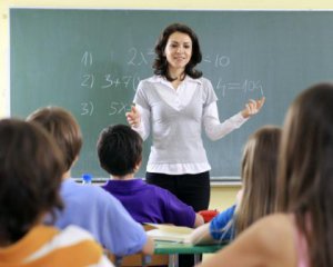 Молодые учителя начальных классов получат 20% доплаты к зарплате