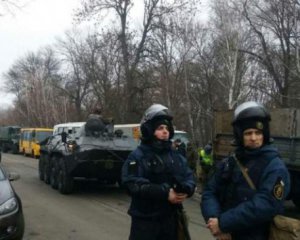 Эвакуация украинцев из Китая: полиция видит политический след в протестах