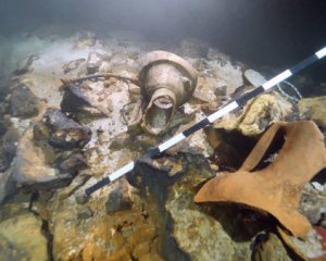 В подводной пещере обнаружили таинственный склад амфор
