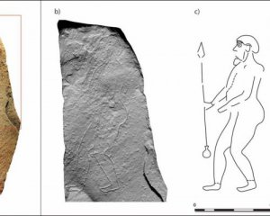 Выкопали камень с изображением необычного воина