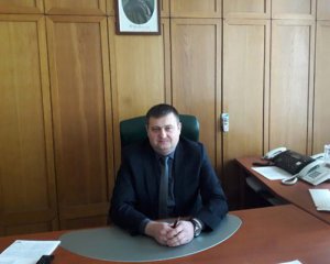 Топчиновник поліції Івано-Франківщини купує дорогі авто і будує замки в Буковелі - ЗМІ