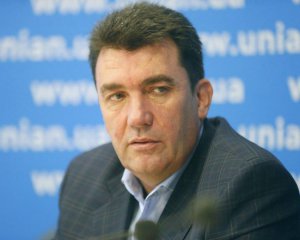 Протесты в Новых Санжарах: Зеленский поручил секретарю СНБО разобраться в ситуации