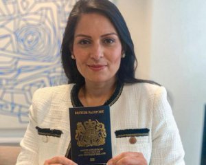 В Британии появятся новые паспорта