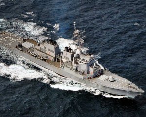 В Черное море идет американский эсминец