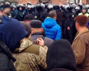 Сутички в Нових Санжарах: поліція спростувала свою заяву