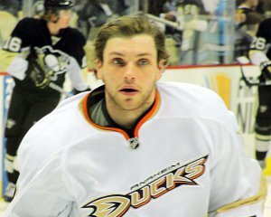 В НХЛ хокеїст оформив хет-трик у першому домашньому матчі після лікування від алкоголізму