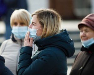 В Україні чекають на спалах коронавірусу: триває обстеження 6 осіб