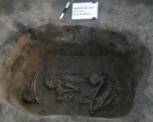 Сокири, стріли і миски - розкопали кургани, яким 6 тис. років