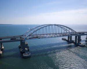 Оккупанты запустили по Крымскому мосту электричку