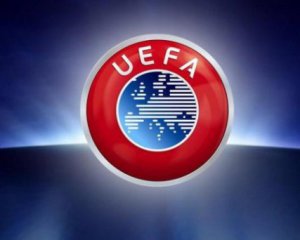 Коронавірус: УЄФА відмінила обов&#039;язкове рукостискання між арбітрами