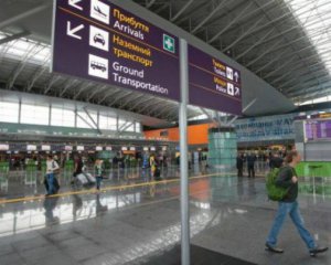 У столичному аеропорту затримали іноземку з підозрою на коронавірус