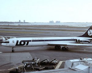 Пасажирів поховали у братській могилі