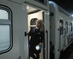 Польща зупиняє залізничне сполучення з Україною