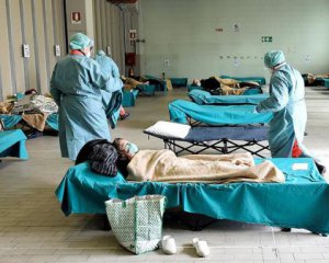 Коронавирус лихорадит Италию: 368 погибших за сутки, тысячи новых больных