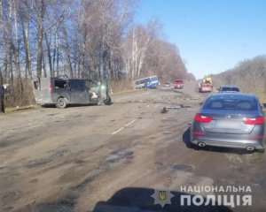 ДТП із двома автобусами на трасі: уточнили інформацію про загиблих і постраждалих