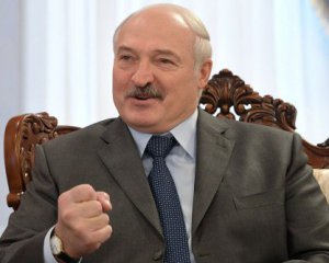 Паритися, пити спиртне і працювати: президент Білорусі дав підлеглим антипоради, які спростовує ВООЗ