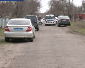 "Підстеріг, поки нікого не було вдома" - розповіли про чоловіка, який задушив трьох дітей і повісився