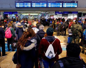 В аеропорту застряг 21 українець