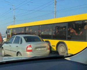 У громадському транспорті погіршили умови, для автомобілістів покращили - експерт про транспортну політику в карантин