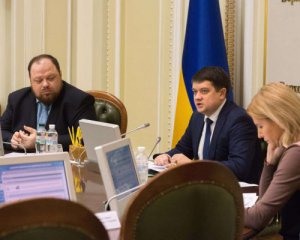 Рада в онлайні: депутати випробують роботу на планшетах