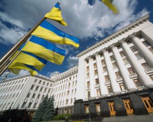 Чому не можуть ввести надзвичайний стан в Україні