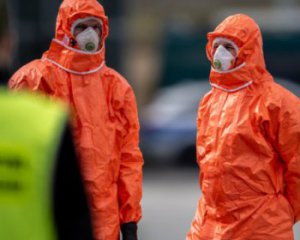 В аптеку й у магазин: полякам жорстко обмежили пересування