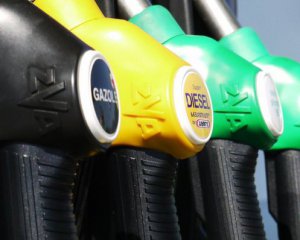 Закриття заправок і підвищення цін на газ та бензин – експерт зробив невтішний прогноз