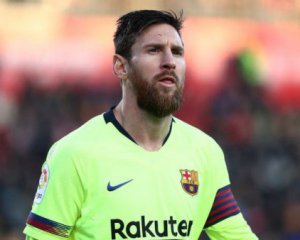 "Барселона" хоче суттєво зменшити зарплатню футболістам через коронавірус