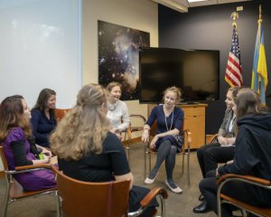 Рады ли девушкам в STEM – украинским школьницам рассказали американские дипломаты