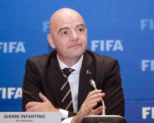 ФИФА просит футболистов согласиться на существенное уменьшение зарплат
