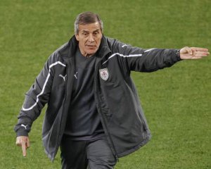 Збірна Уругваю звільнила легендарного тренера та ще 400 працівників через коронавірус