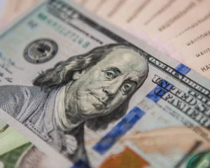 Українцям пообіцяли більше готівкового долара: подробиці