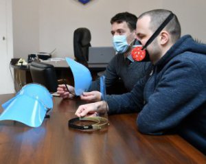 Инженеры будут печатать на 3D-принтере защитные маски-экраны