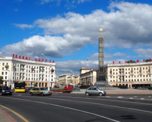 Через Путіна в Мінську перенесли парад