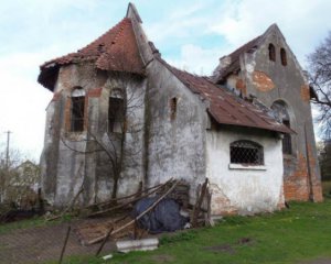 Селяни розібрали на цеглу 100-річний костел