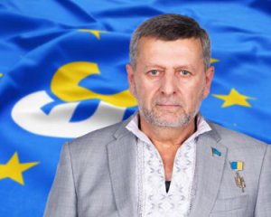 Нардеп на карантине учит украинский язык