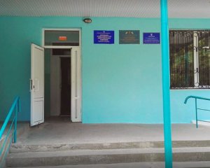 Сотні людей цілували в лоб: як ховали померлу від коронавірусу медсестру