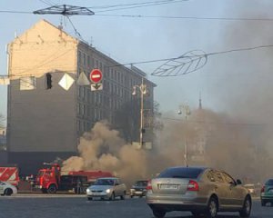 Пожежа на Хрещатику пошкодила кабелі Укртелекому