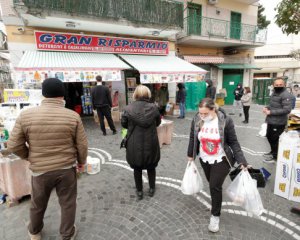 Карантин: італійців підбурюють на крадіжки та протести