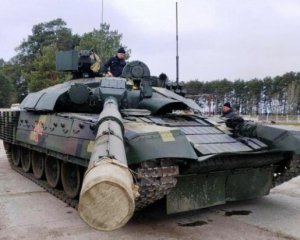 В Украине провели испытания нового танка с мощным двигателем
