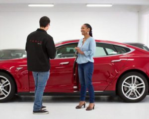 У компанії Tesla вигадали 2 способи безконтактного продажу авто