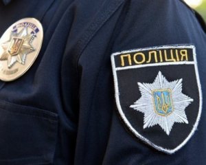 Поліцейського побили через зауваження