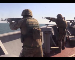 Экстренное приготовления к бою и отражения атаки: корабль &quot;Донбасс&quot; вышел в море