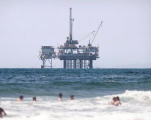 Вартість нафти продовжує знижуватися