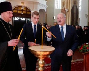 Пандемія не перешкода. Лукашенко на Великдень сходив до церкви
