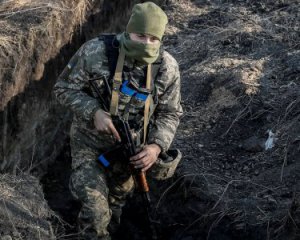 На Донбассе двое военных получили ранения