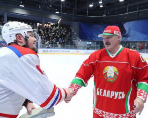 У хокеїста команди Лукашенка виявили коронавірус